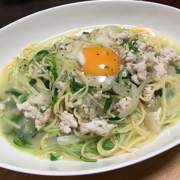 フライパン一つで！鳥挽肉と水菜のパスタ